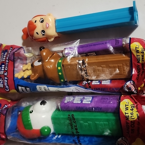 PEZ CANDY AND DISPENSER ( 3 ) TOTAL - Picture 2 of 2